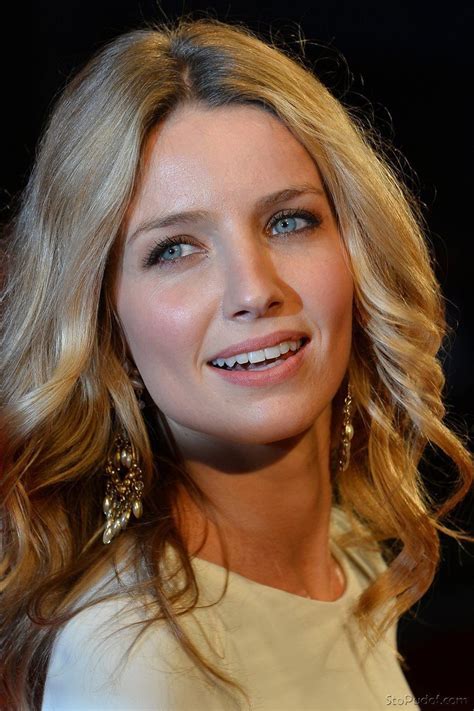 annabelle wallis tudor|annabelle wallis grace burgess.